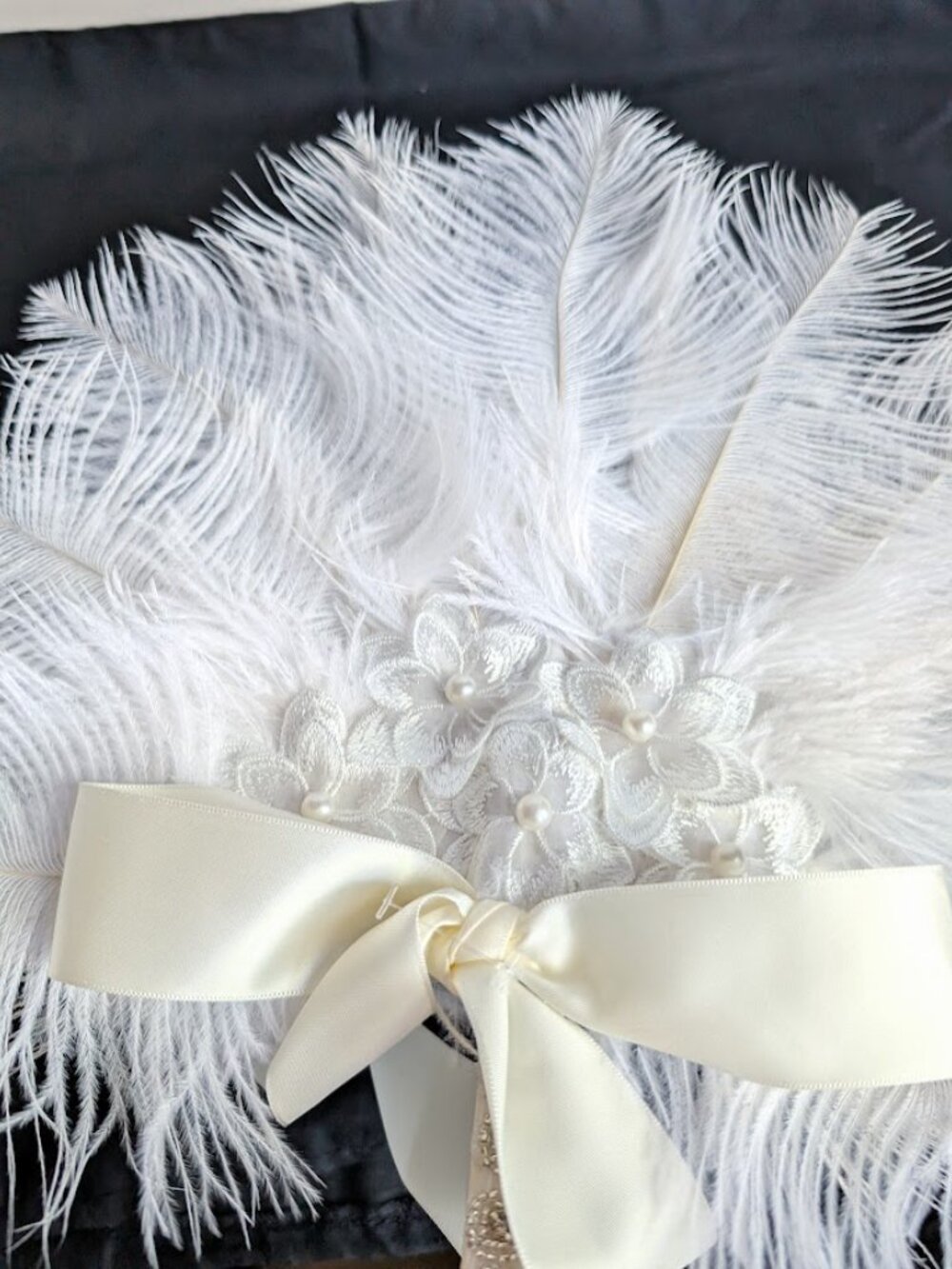 Vintage Style Bridal Feather Bouquet 1920s Ostrich Feather Fan - Picture 8 of 12